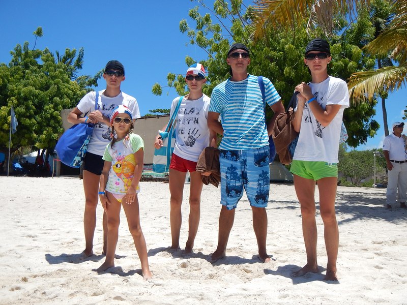 Высадились на острове Саона, Доминикана, август 2014.